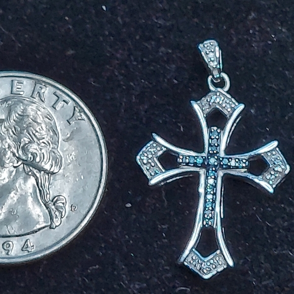 Blue Diamond and Diamond cross pendant - Picture 2 of 3